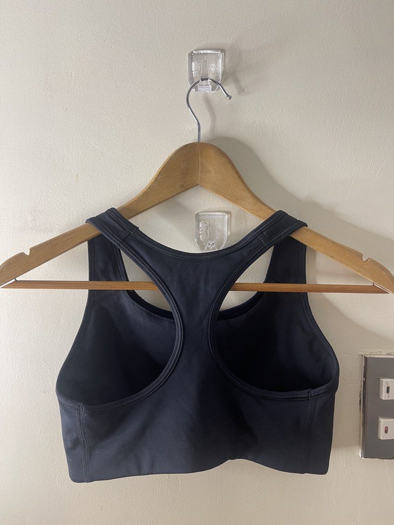Nike big logo padded L a20 (Category: Activewear) located in Baguio. Submitted by buyforless_2600 (Listing ID 1461737622, Image 2). Description: .
