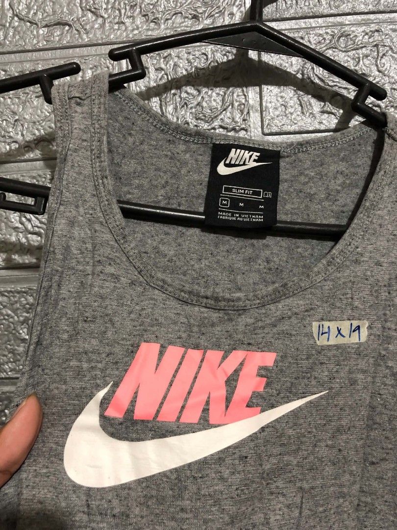 Nike Big Logo Top (Category: Activewear) located in Manila. Submitted by wildshark-33d3 (Listing ID 1461777636, Image 2). Description: Authentic Excellent condition Size Small Women.