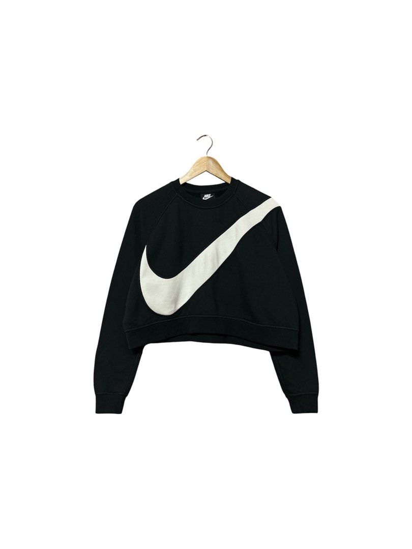 Nike Black Cropped Swoosh Sweatshirt (Category: Longsleeves) located in Cavite. Submitted by gnthrift (Listing ID 1461577108, Image 1). Description: Nike Sportswear Swoosh Round Neck Size: L on tag Dimes: 23.5x18.5 Color Rate: 9.8/10 Complete tags (black tag) Good as new condition Mine 680 + SF Location: Indang, Cavite MOP: Gcash Courier: J&T Express.