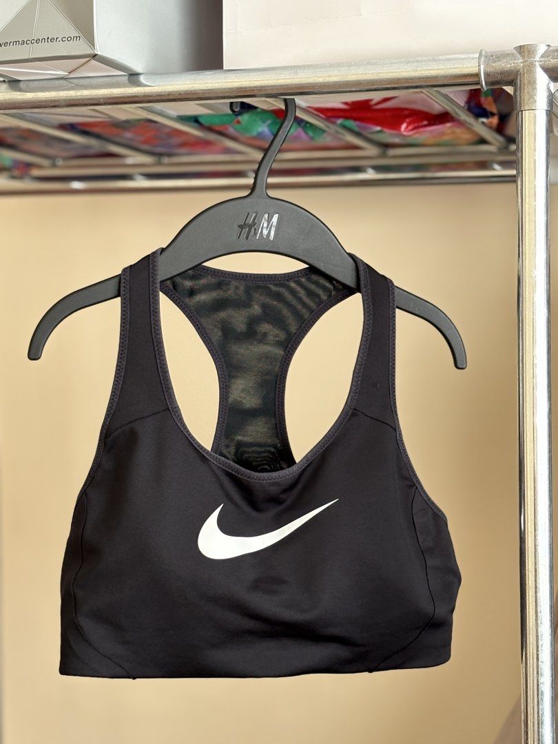 Nike Black Sports Bra (Category: Activewear) located in Dasmarinas. Submitted by aubreyanabee (Listing ID 1461719237, Image 1). Description: .