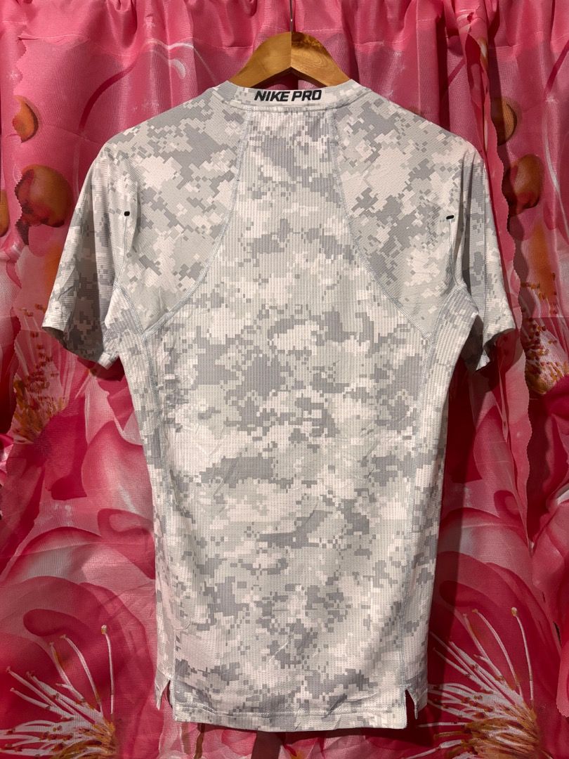 Nike compression shirt (Category: Tshirts & Polo Shirts ) located in Panabo. Submitted by randolph.smallseller (Listing ID 1461594553, Image 2). Description: can compress Medium-Large excellent condition no issue.