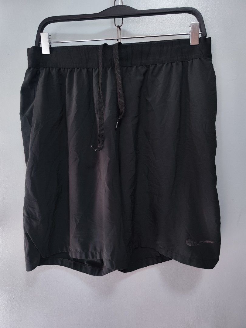 Nike Drifit Black Shorts (Category: Shorts) located in Bulacan. Submitted by emilj23 (Listing ID 1461687849, Image 1). Description: Nike Drifit Black Shorts Size XL on tag L 19 W 32-36 Leg Hole 12.5 Condition 9.5/10 Color rate 9.5/10 No Issue.
