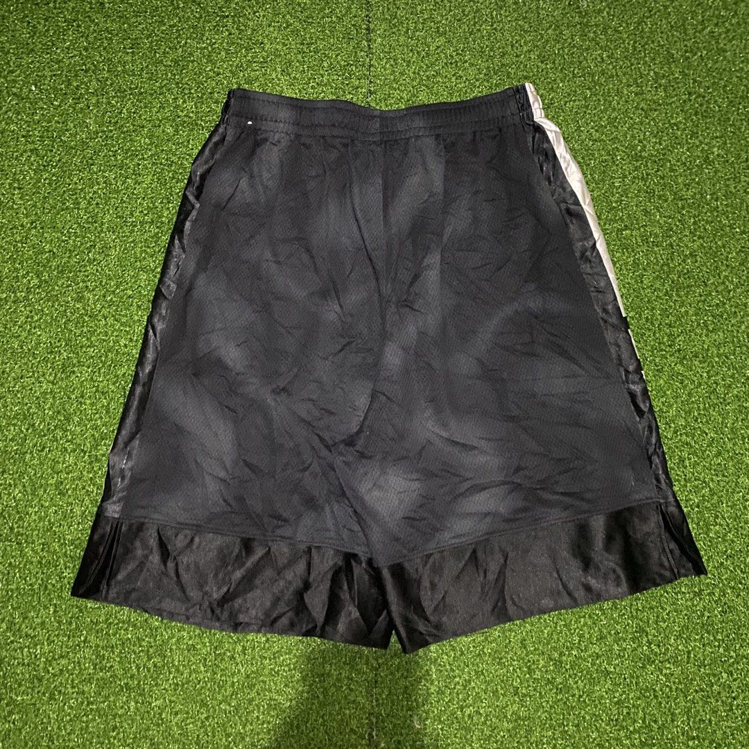 NIKE ELITE SHORT (Category: Shorts) located in Zaragoza. Submitted by kurlarances (Listing ID 1461658195, Image 2). Description: NIKE DRI FIT BLACK ‎ ‎dimes W28-30/L19 LEG 12 ‎condition VERY GOOD ‎color rate 9.9/10 ‎issue NEED WASH.