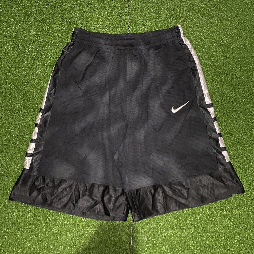 NIKE ELITE SHORT (Category: Shorts) located in Zaragoza. Submitted by kurlarances (Listing ID 1461658195, Image 1). Description: NIKE DRI FIT BLACK ‎ ‎dimes W28-30/L19 LEG 12 ‎condition VERY GOOD ‎color rate 9.9/10 ‎issue NEED WASH.