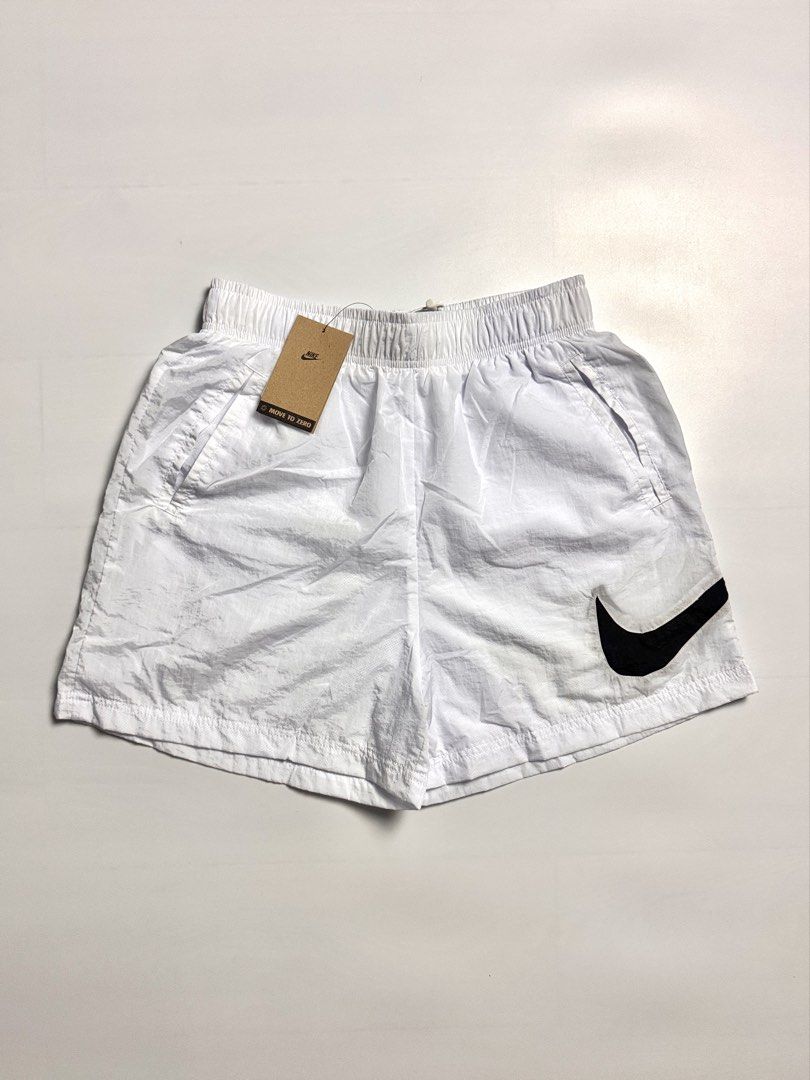Nike essential windbreaker short size M (Category: Shorts) located in San Narciso. Submitted by gotgood.garments (Listing ID 1461705342, Image 2). Description: Brand new with tag Legit.