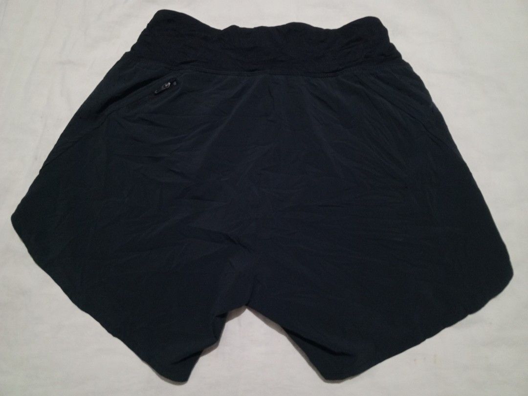Nike Flex stride running short (Category: Shorts) located in Santa Maria. Submitted by paulo-garcia21 (Listing ID 1461734053, Image 2). Description: med on tag 26 to 32 by 12.8 hem 10.5 excellent condition no issue.