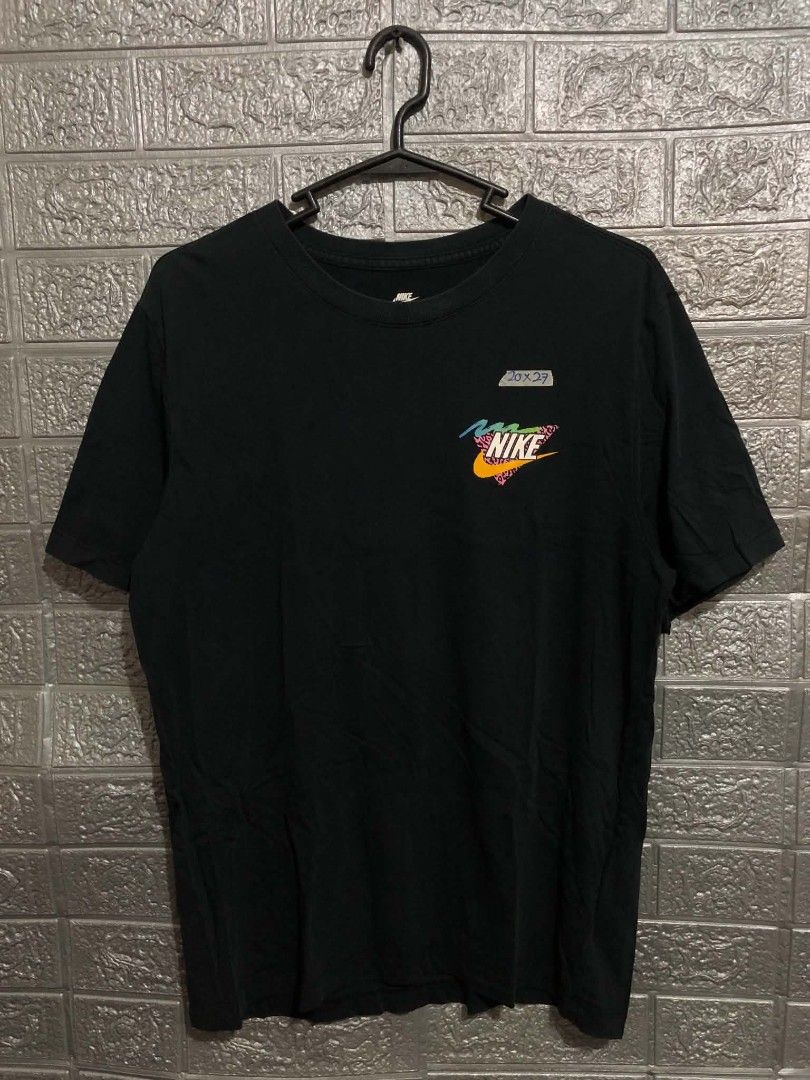 Nike Graphic Shirt (Category: Tshirts & Polo Shirts ) located in Manila. Submitted by wildshark-33d3 (Listing ID 1461778031, Image 3). Description: Authentic Excellent condition No issue.
