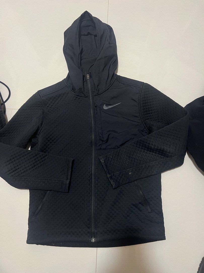 Nike hoddie (Category: Hoodies) located in Lapu Lapu. Submitted by chelon.865 (Listing ID 1461770358, Image 1). Description: .