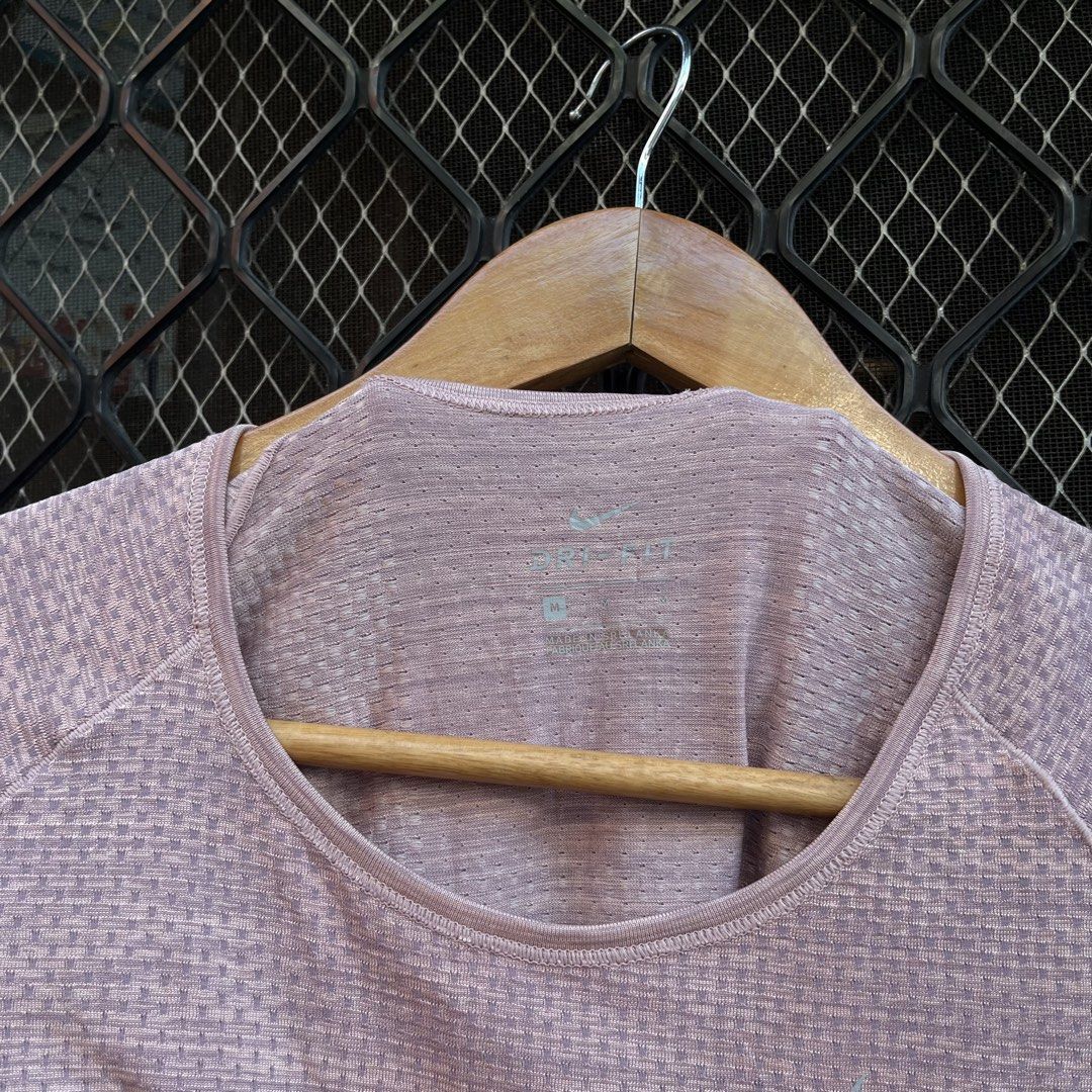 Nike knit drifit shirt (Category: Activewear) located in Taguig. Submitted by scoutandloots (Listing ID 1461576803, Image 3). Description: Nike knit drifit shirt • Size: M • 17x24.5.
