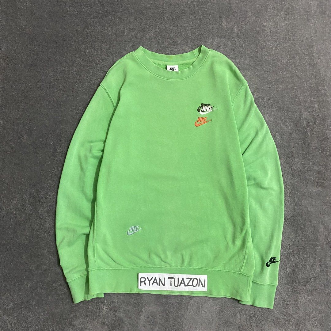 Nike Multi Logo Green Sweater Jacket (Category: Coats, Jackets and Outerwear) located in Lubao. Submitted by thriftlangph (Listing ID 1461766519, Image 2). Description: 🏷️P399 Nike Multi Logo Green Longsleeve Sweater 21W x 27L 9.5/10 color rate Excellent Honest issue light fade sa shoulder and sleeves.