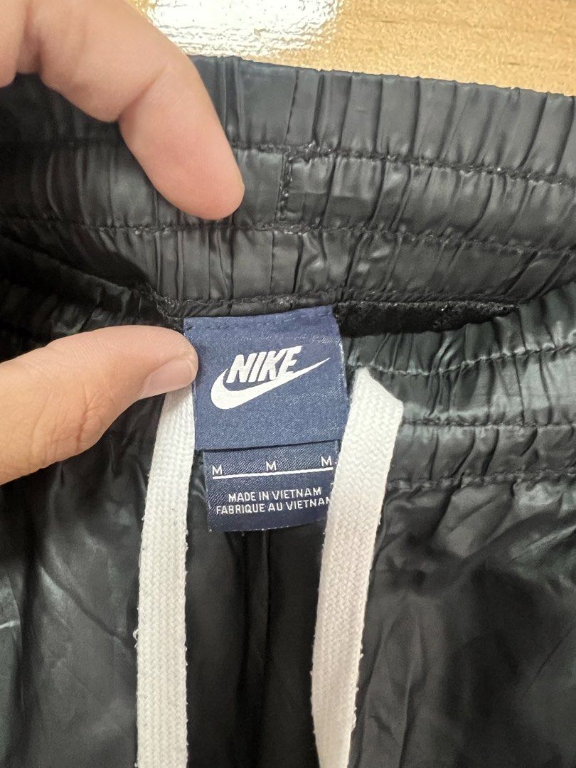 Nike nylon track pants “ JUST DO IT” side tape (Category: Activewear) located in Muntinlupa City. Submitted by thriftdripbyjm (Listing ID 1461727838, Image 3). Description: Color rate: 10/10 as new Dimes: 14x37 (M on tag) Hemline: 9 Issue: none Price: 850+sf.