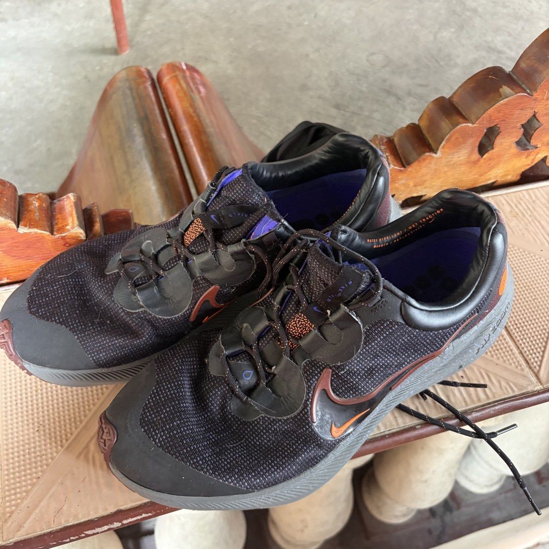 Nike Old Shoes (Category: Sneakers) located in Rizal. Submitted by _poknat (Listing ID 1461600640, Image 2). Description: Old, natambak, negotiable.