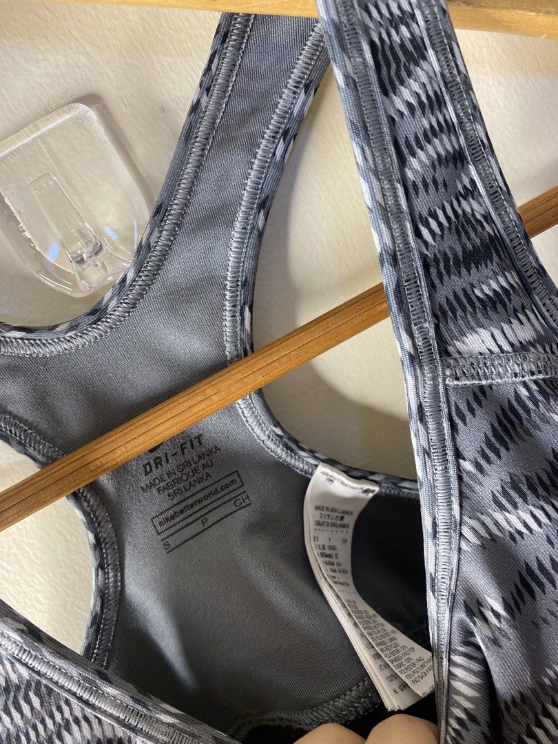Nike pro black-gray combi S padded a26 (Category: Activewear) located in Baguio. Submitted by buyforless_2600 (Listing ID 1461796177, Image 3). Description: .