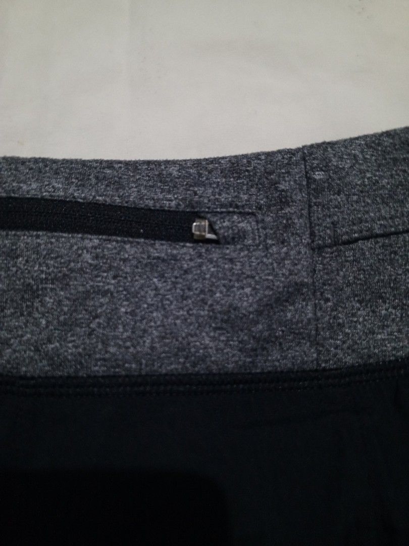 Nike Running Shorts (Category: Shorts) located in Santa Maria. Submitted by paulo-garcia21 (Listing ID 1461734529, Image 3). Description: small on tag 28-32 by 10 hem 11 excellent condition no issue.