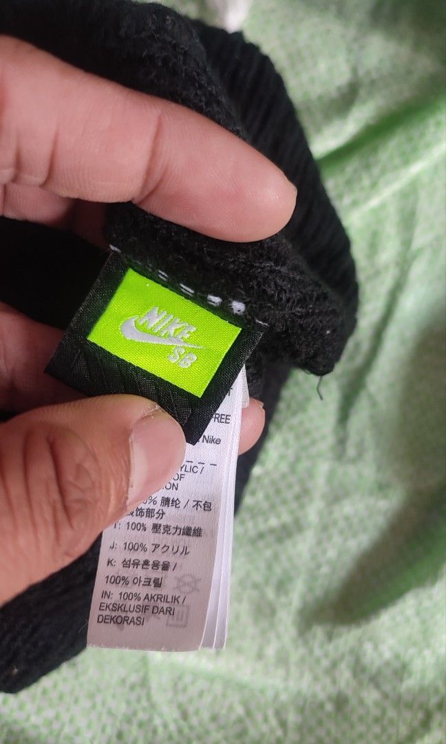 Nike sb (Category: Beanies) located in Manila. Submitted by fhilbelensoncuenco09 (Listing ID 1461703458, Image 3). Description: EXELENT Condi.