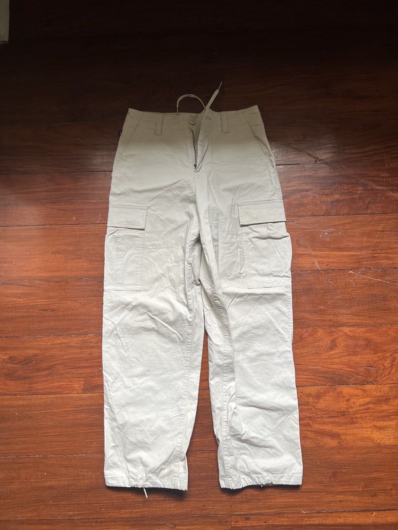 Nike SB Cargo Pants (Category: Joggers) located in Cebu City. Submitted by tita_chatts (Listing ID 1461566861, Image 1). Description: size 30.