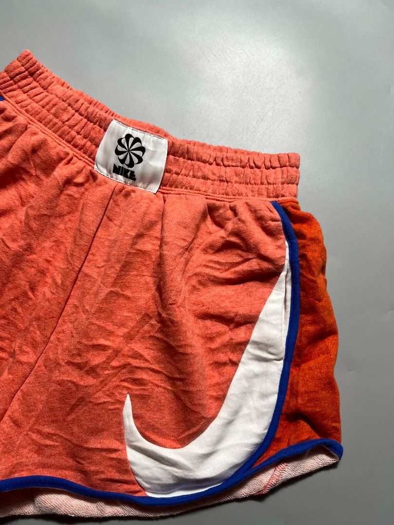 NIKE SEXY SHORT COTTON (Category: Shorts) located in General Santos City (Dadiangas). Submitted by arjay_genita (Listing ID 1461673265, Image 2). Description: ‼️Size 28-30 L15 ‼️Excellent condition ‼️Color rate 9.5./10 ‼️No issue.