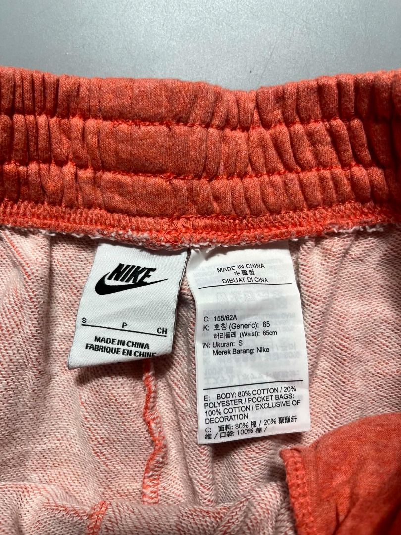 NIKE SEXY SHORT COTTON (Category: Shorts) located in General Santos City (Dadiangas). Submitted by arjay_genita (Listing ID 1461673265, Image 3). Description: ‼️Size 28-30 L15 ‼️Excellent condition ‼️Color rate 9.5./10 ‼️No issue.
