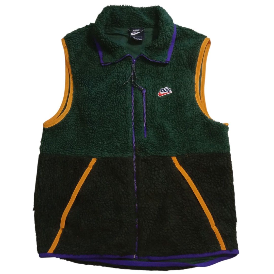 NIKE SHERPA (Category: Coats, Jackets and Outerwear) located in Cavite. Submitted by bluethemenance (Listing ID 1461643398, Image 1). Description: Dimes W22 L26.