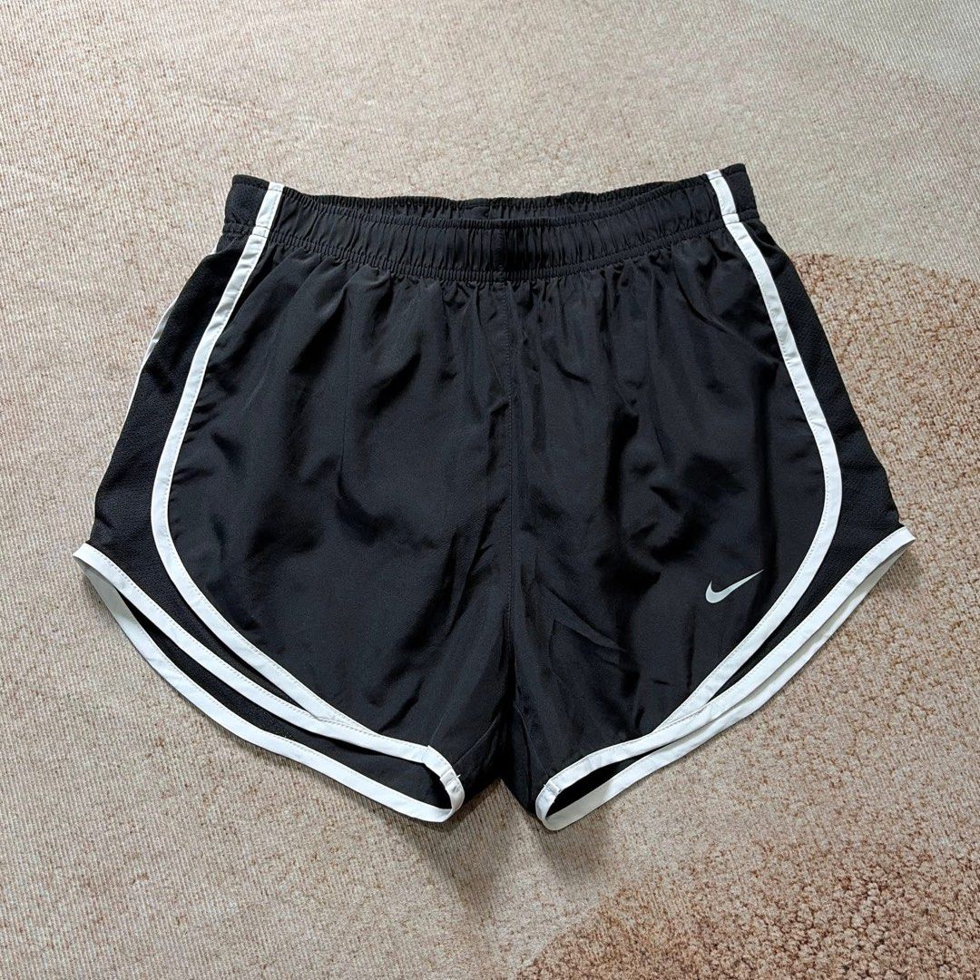 Nike shorts (Category: Activewear) located in Manila. Submitted by justin.jeyeneyshop (Listing ID 1461730890, Image 1). Description: W27-32 L14 With inner, pocket.