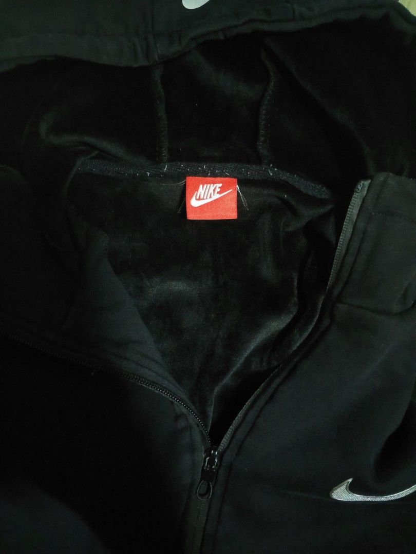NIKE TECH FLEECE HOODIE (OFF) (Category: Coats, Jackets and Outerwear) located in Aparri. Submitted by toogood2bethrift (Listing ID 1461739290, Image 2). Description: NIKE TECH FLEECE ( OFF LANG FOR PSG) 21 BY 25 Small to medium 9.8/10 color rate 300 free sf!.