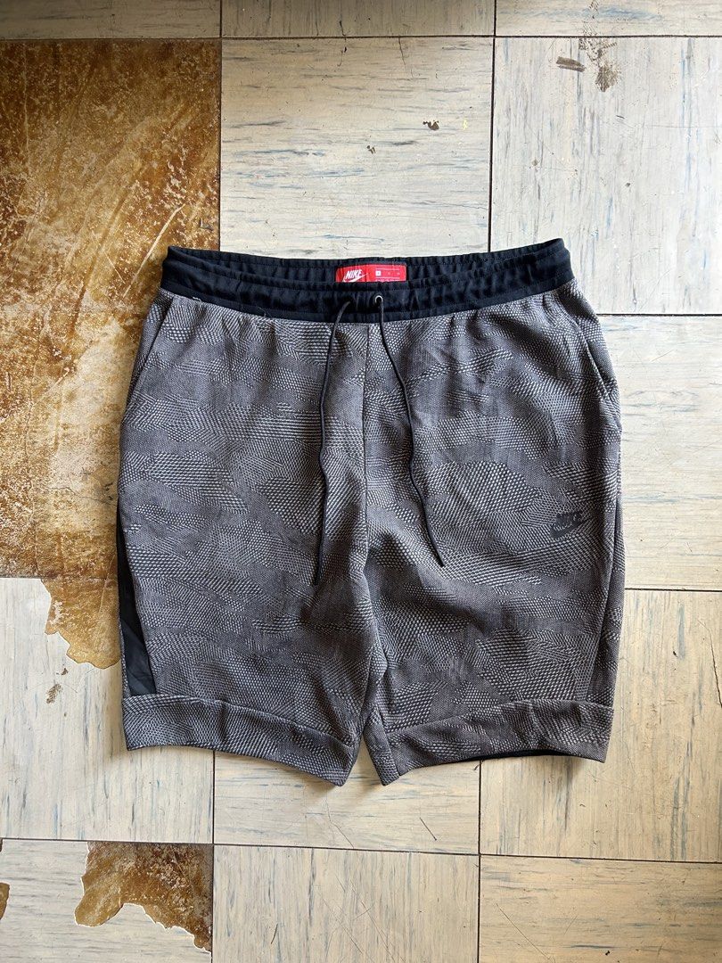 Nike tech fleece short aop (Category: Shorts) located in Cavite. Submitted by arvinroderos (Listing ID 1461573545, Image 1). Description: Nike short XL waist 30-38 length 21 leg opening 10 as new no issue 850.