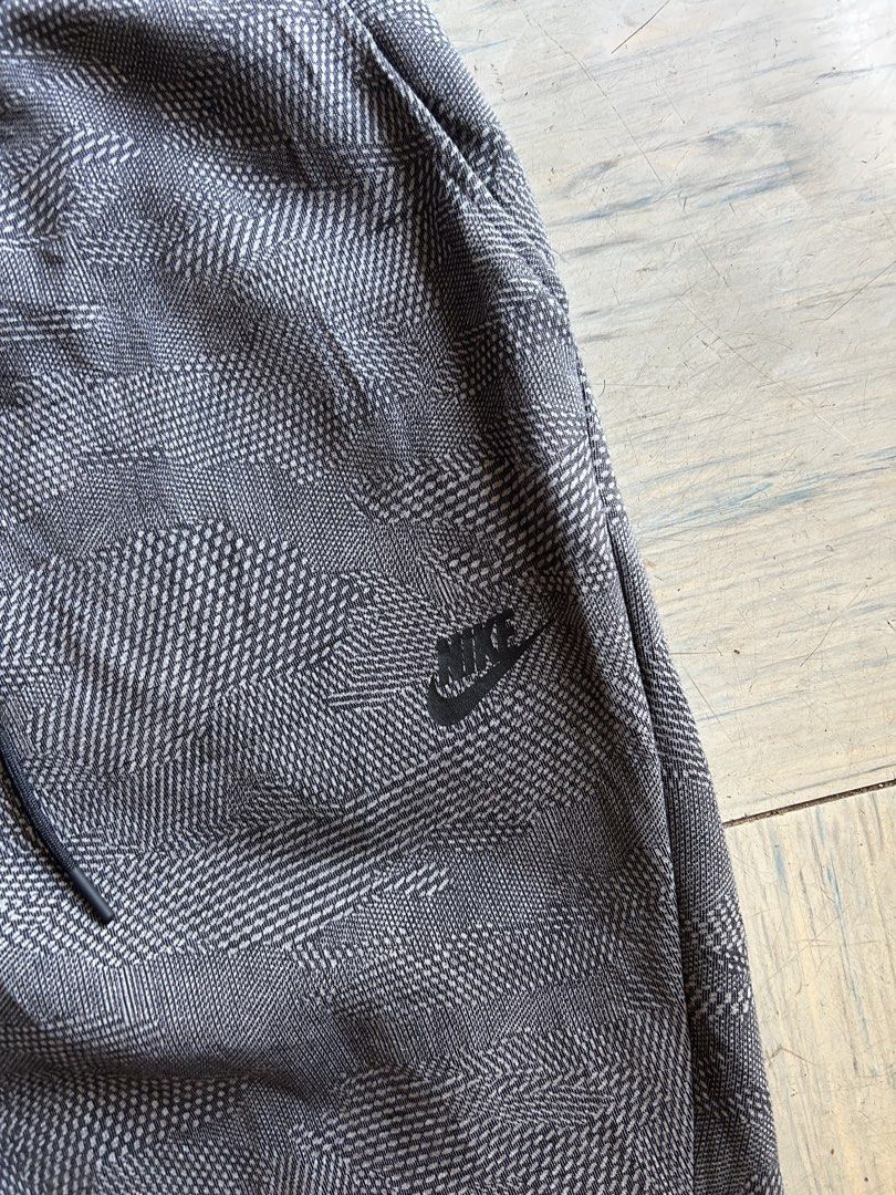 Nike tech fleece short aop (Category: Shorts) located in Cavite. Submitted by arvinroderos (Listing ID 1461573545, Image 3). Description: Nike short XL waist 30-38 length 21 leg opening 10 as new no issue 850.
