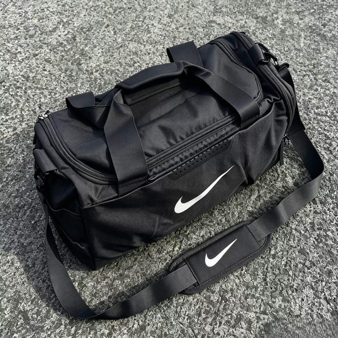 Nike Training Duffel Bag (Category: Sling Bags) located in Quezon City. Submitted by stuffs.hellyy (Listing ID 1461773047, Image 2). Description: .