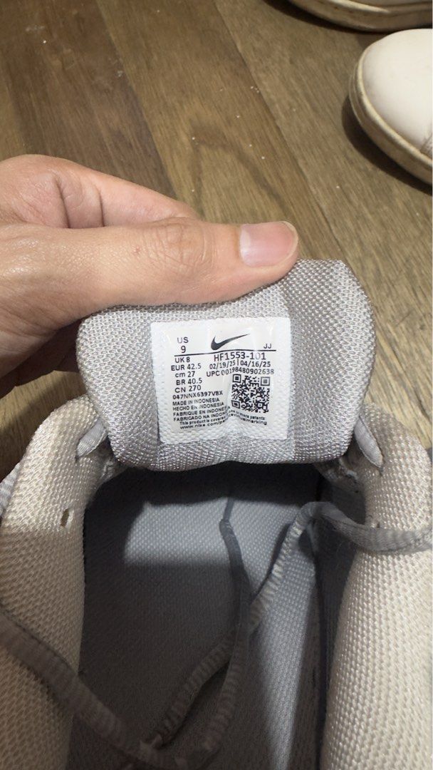 NIKE VOMERO (Category: Sneakers) located in Caloocan City. Submitted by leyoooo (Listing ID 1461580821, Image 2). Description: NIKE VOMERO 5 Lightly used Bought in NIKE Trinoma Size 9 US mens .