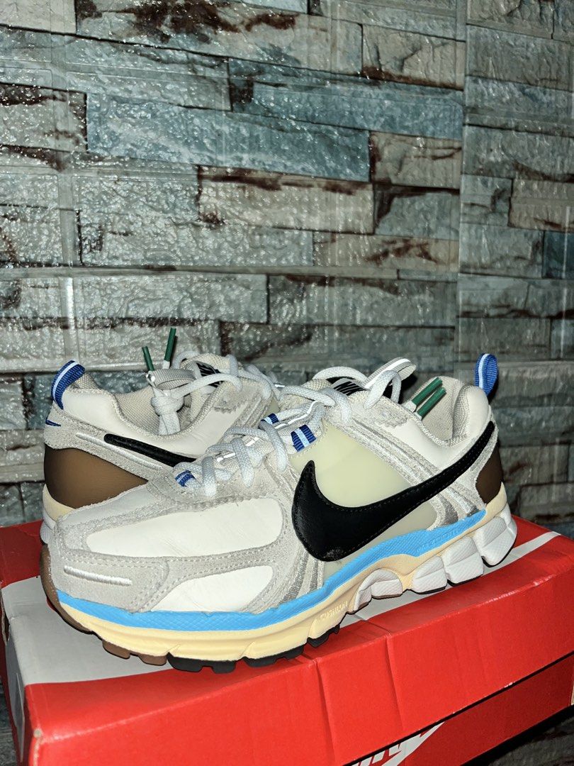 Nike Vomero 5 “Designed by Japan” (Category: Sneakers & Footwear) located in Quezon City. Submitted by 2ole.purpose (Listing ID 1461770941, Image 2). Description: Vomero 5 Designed by Japan Size 6.5W Used once/Like new Complete w extra laces 6.5k.