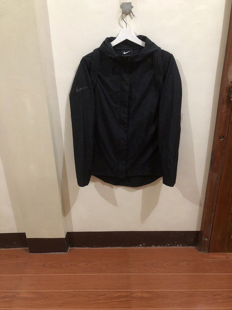 Nike Windbreaker BackPack Jacket Packable (Category: Coats, Jackets and Outerwear) located in Oas. Submitted by alithrifthunter (Listing ID 1461657719, Image 2). Description: .