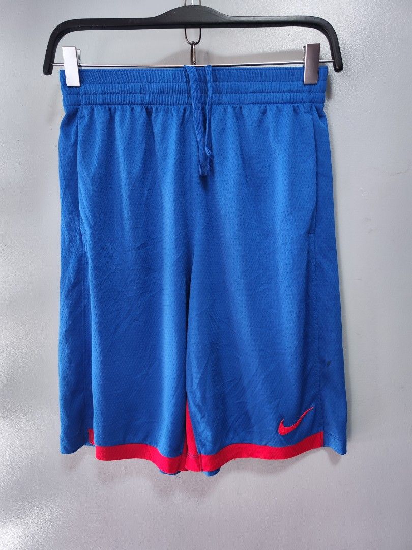 Nike Youth Drifit Shorts (Category: Shorts) located in Bulacan. Submitted by emilj23 (Listing ID 1461680304, Image 1). Description: Nike Youth Drifit Shorts Size XL on tag L 20 W 26-30 Leg Hole 11 Condition 9.5/10 Color rate 9.5/10 Issue Stains,runs.