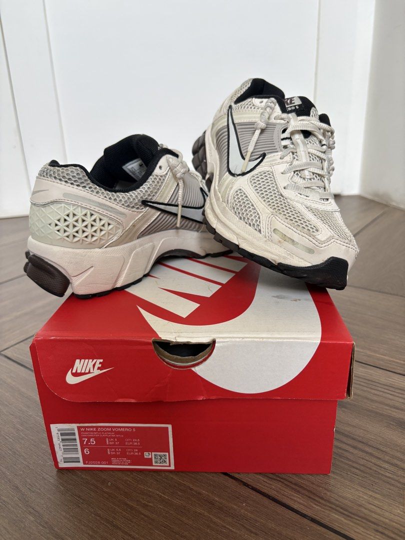 Nike Zoom Vomero 5 (Category: Sneakers) located in Paranaque City. Submitted by gabbyrela (Listing ID 1461568080, Image 1). Description: - Nike Zoom Vomero 5 Women's Running Shoes - Size: 7.5 - Colorway: Cream and Blue - Includes original box - Perfect for running or casual wear.