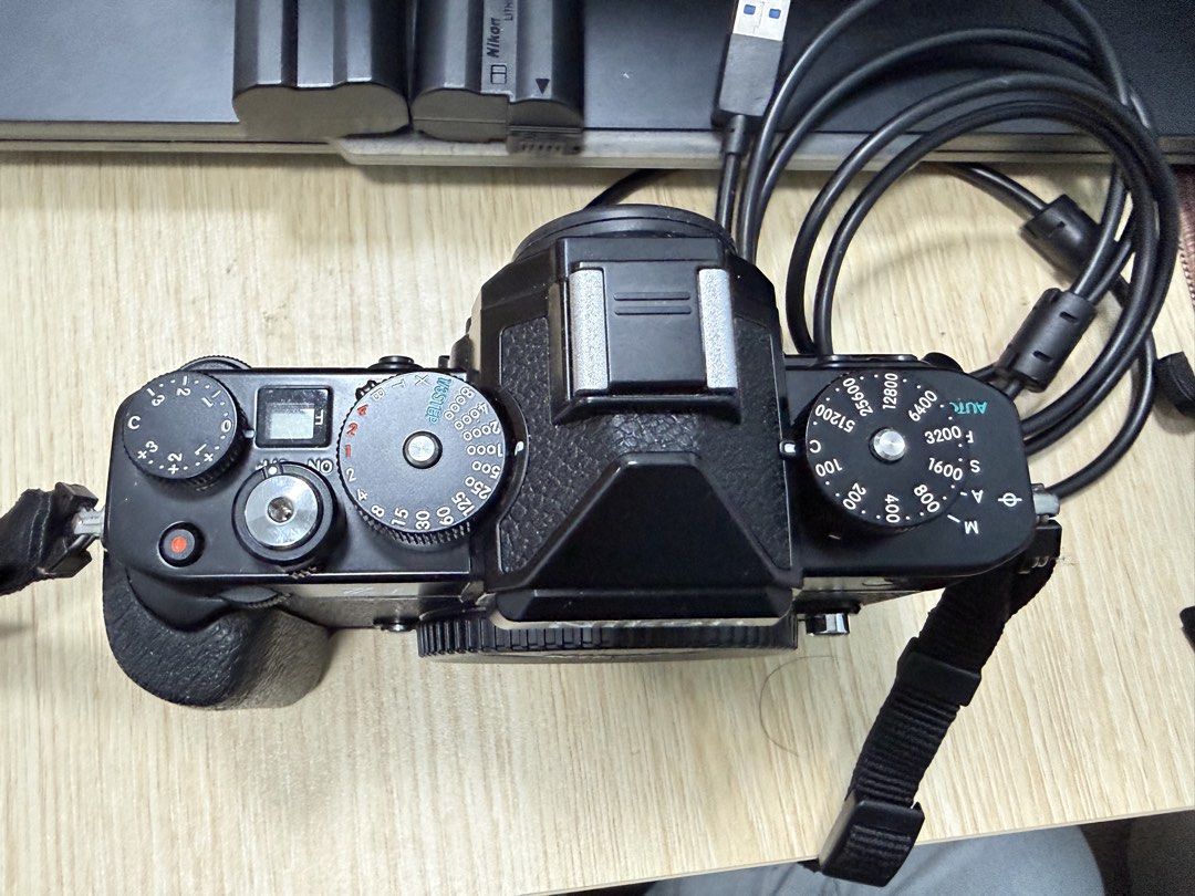 Nikon zf （分類：相機）位於 Hong Kong。 由 gc_parkk 提交（商品編號 1461708806，圖片 3）。簡介： 少用0花 水貨 兩粒電池連grip 。