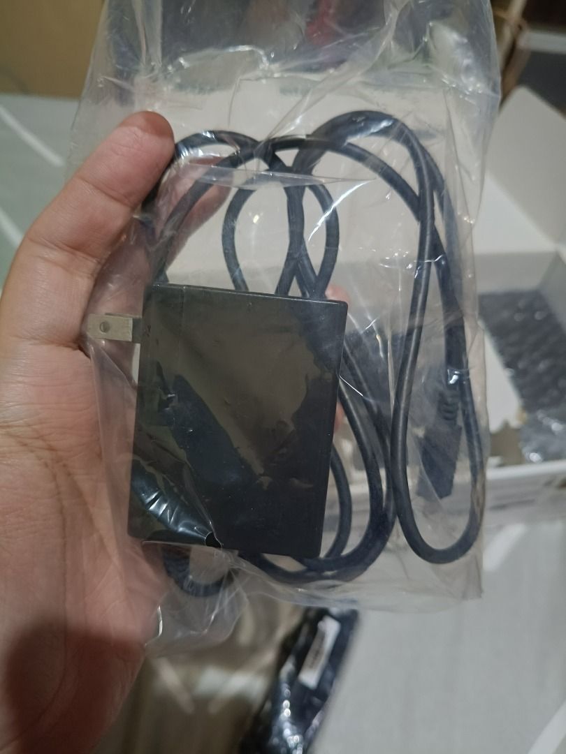 Nintendo Switch Unpatched / Jailbreak-able *No SD card included* (Category: Nintendo) located in Quezon City. Submitted by milevs (Listing ID 1461563576, Image 2). Description: Unpatched / Jailbreak-able Nintendo Switch V1 *SD card not included* Accessories included: - Docking - JoyCon Grip - Charger - Joycon strap No issues, you can test upon meetup so no refunds after transaction. Location: Muntinlupa / Alabang Location for meetups along Antipo
