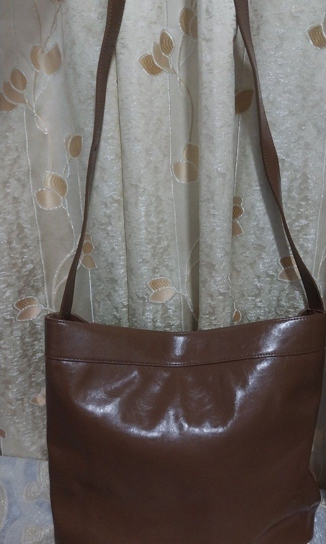 No brand (Category: Tote Bags) located in Ajuy. Submitted by josh_and_jewels (Listing ID 1461759522, Image 3). Description: Gamosa inside/adjustable strap.
