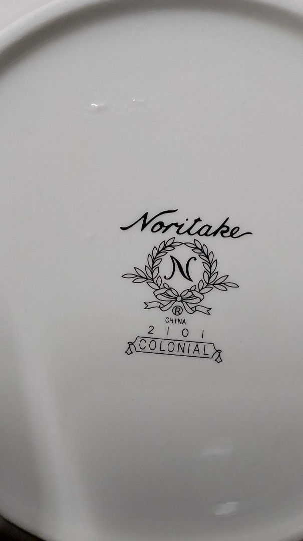Noritake Colonial China 2101 Dinner Plates Set (Category: Dinnerware & Cutlery) located in San Pablo. Submitted by elijasam (Listing ID 1461788266, Image 3). Description: - Set of Noritake Colonial China 2101 dinner plates - Size: 9.5"inches - Design: purple tulip floral pattern with a green border - Condition: Individually wrapped in protective plastic - Ideal for: Everyday use or special occasions - Selling as a set ₱700.00 only.