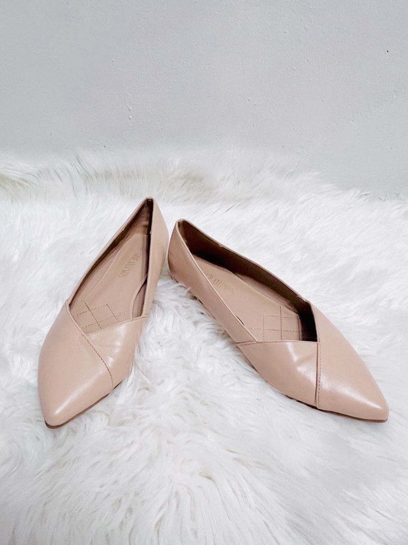 Nude Pointed Slip on Flat Shoes (Category: Flats & Sandals) located in Bacoor. Submitted by esorfashionboutique (Listing ID 1461564431, Image 1). Description: - Nude pointed toe flats - Simple and chic design - Quilted inner sole for comfort - Easy slip-on style - Versatile for everyday wear or dressing up outfits.