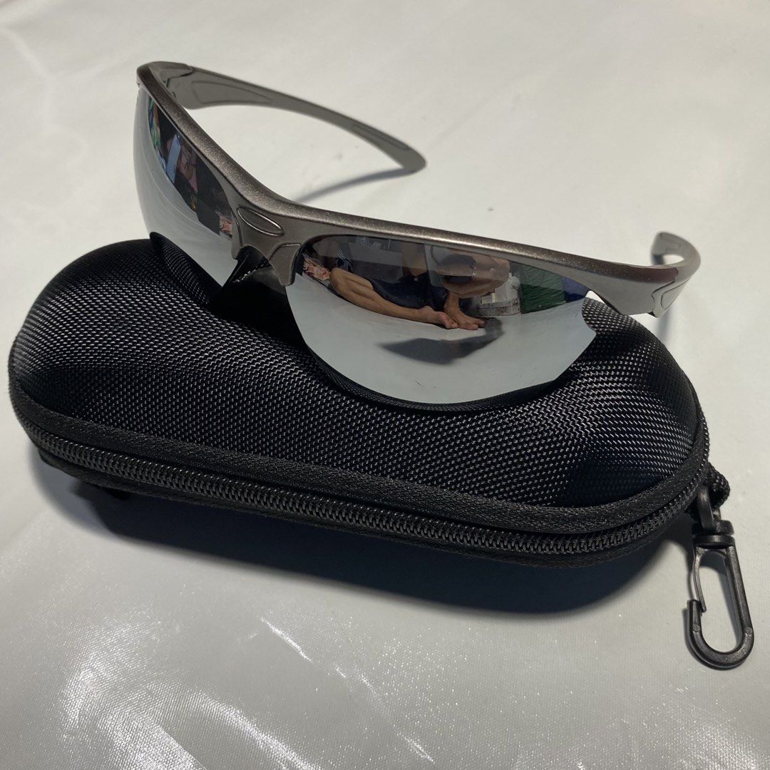Oakley metalic sunglasses (Category: Sunglasses & Eyewear) located in Manila. Submitted by ashiee111 (Listing ID 1461585570, Image 1). Description: Oakley Metalic Sunglasses Excellent condition ~No issue Claim price📨.