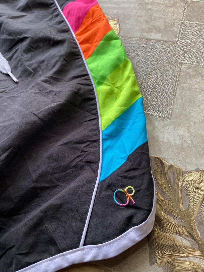 OCEAN PACIFIC VINTAGE Y2K SHORT (Category: Shorts) located in Dipolog. Submitted by 2hccollective (Listing ID 1461586187, Image 2). Description: GOOD TO EXCELLENT CONDITION SIZE MEDIUM NO ISSUE.
