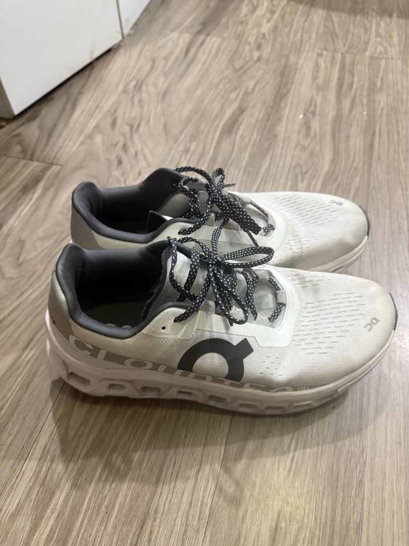 On Cloudmonster All White (Category: Casual Shoes) located in Agdangan. Submitted by byiggy (Listing ID 1461634623, Image 3). Description: On Cloudmonster All White 4,500 SIZE US M 10 - Super steal price na - Bought last December 2024 in BKK - Bought for 11k - Minimal dirt, stain (can be cleaned) - Super good condition 💯 - No box, natapon na 😞 - RFS: Declutterinh .