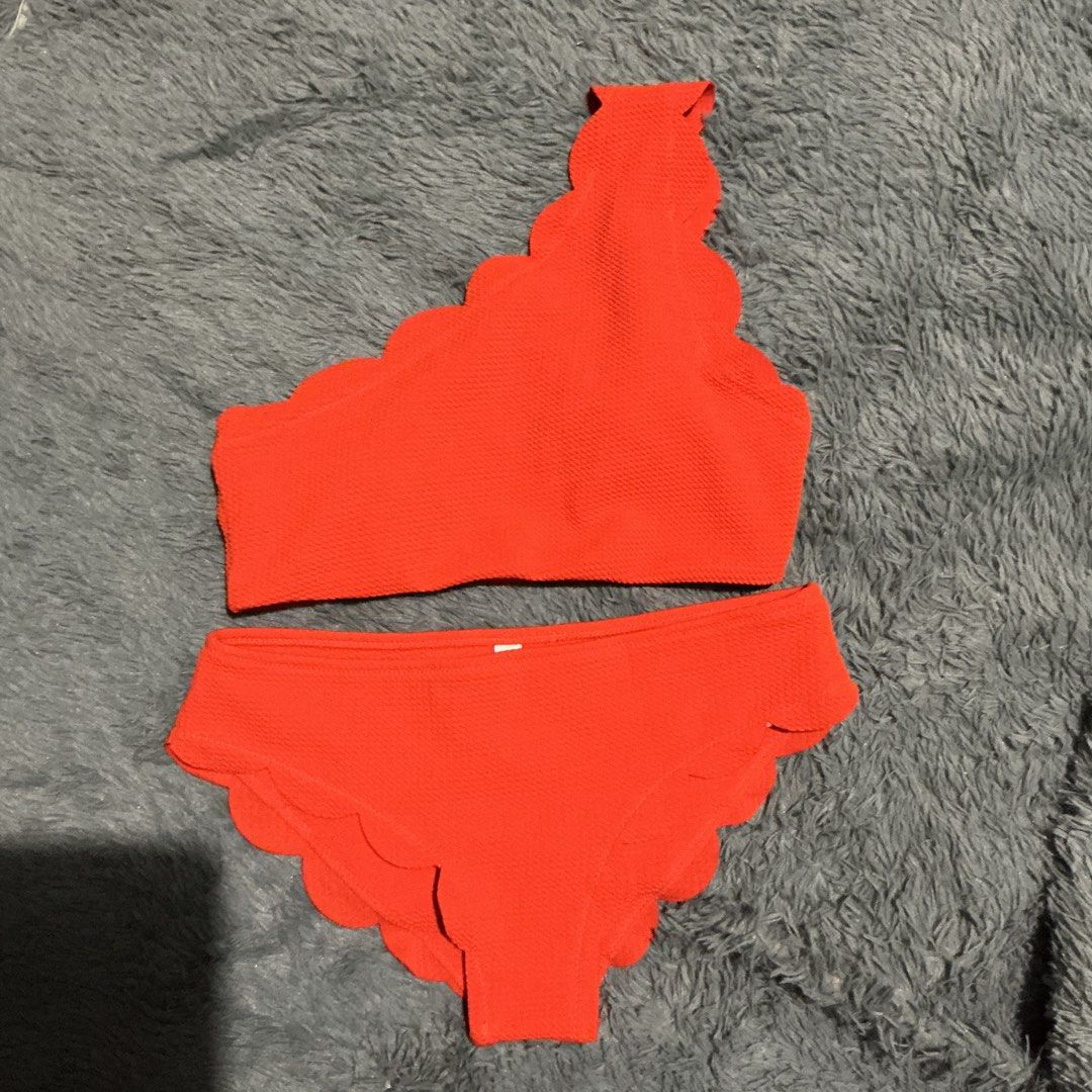 Orange Scalloped One-Shoulder Bikini Set (Category: Bikinis & Swimsuits) located in Bulacan. Submitted by toogoodtobegarbage (Listing ID 1461698608, Image 1). Description: - Orange bikini set - One-shoulder top with scalloped edges - Matching bottoms with scalloped trim - Textured fabric - Size: Medium (M) - Ideal for beach or pool days - no flaws/ stains.