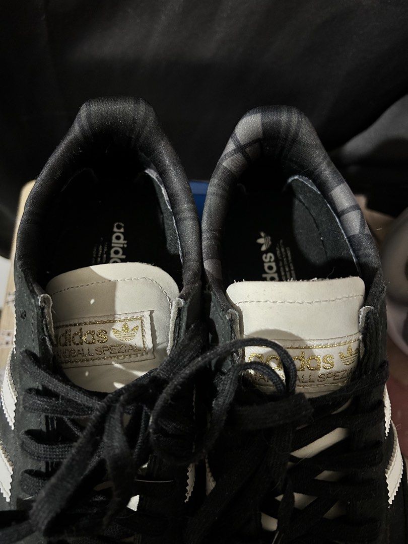 Original Adidas Handball Spezial (Category: Sneakers) located in Mandaue City. Submitted by inahson (Listing ID 1461596736, Image 3). Description: Original Adidas Handball Spezial Very good as new, used only twice US Size 7 (9.4in) Original Box and extra pair of lace included Original Price: Php 5,8k Selling for: Php 4,8k.