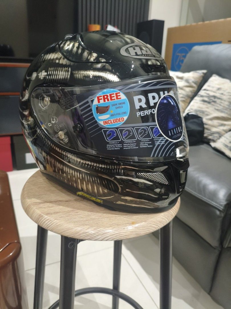 Original HJC RPHA11 Motorcycle Helmet AlienFox XL (Category: Helmets and other Riding Gears) located in Manila. Submitted by newbornkid28 (Listing ID 1461615335, Image 1). Description: Selling my Original HJC RPHA11 Alien Fox design XL Brand New. Original Price is 28,600. Negotiable with free Black Motorcycle Jacket..