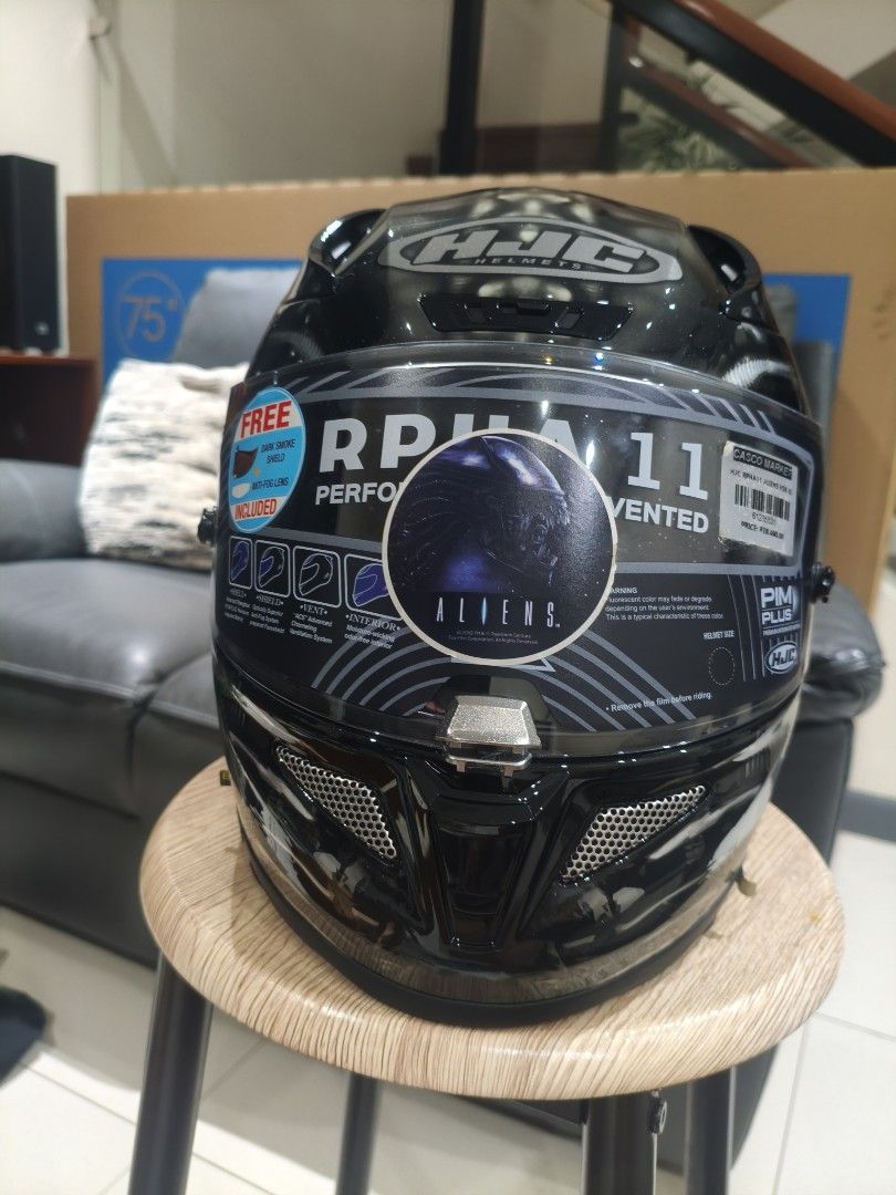 Original HJC RPHA11 Motorcycle Helmet AlienFox XL (Category: Helmets and other Riding Gears) located in Manila. Submitted by newbornkid28 (Listing ID 1461615335, Image 3). Description: Selling my Original HJC RPHA11 Alien Fox design XL Brand New. Original Price is 28,600. Negotiable with free Black Motorcycle Jacket..
