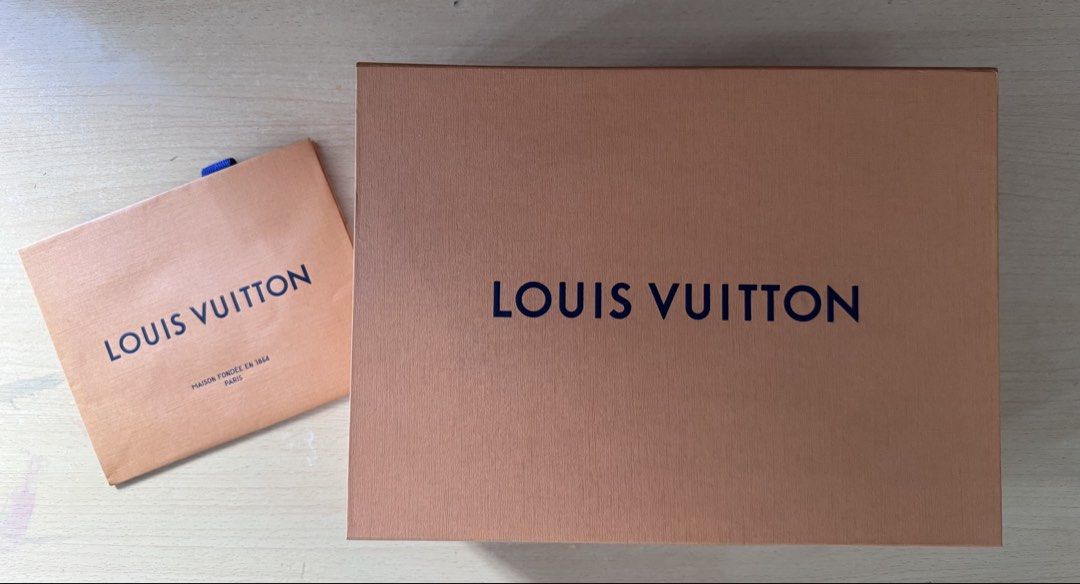 ORIGINAL LOUIS VUITTON BOX (Category: Luxury Accessories) located in Paranaque City. Submitted by happymommy2828 (Listing ID 1461628335, Image 1). Description: ORIGINAL LOUIS VUITTON BOX -Check pictures for measurements -FREE SMALL ORIGINAL LOUIS VUITTON paper bag💚.