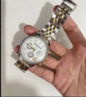 (Category: ) located in . Submitted by trendeemoodshop2022 (Listing ID 1461586813, Image 1). Description: .