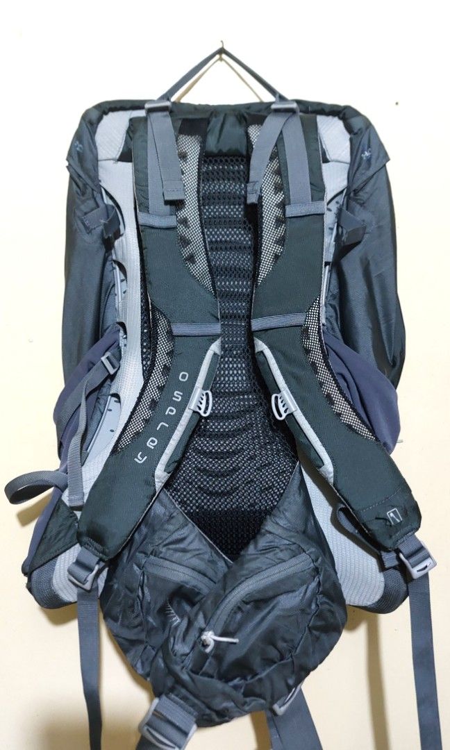 Osprey Atmos 34L (Category: Backpacks) located in Manila. Submitted by bien_greatgoods (Listing ID 1461626062, Image 2). Description: .