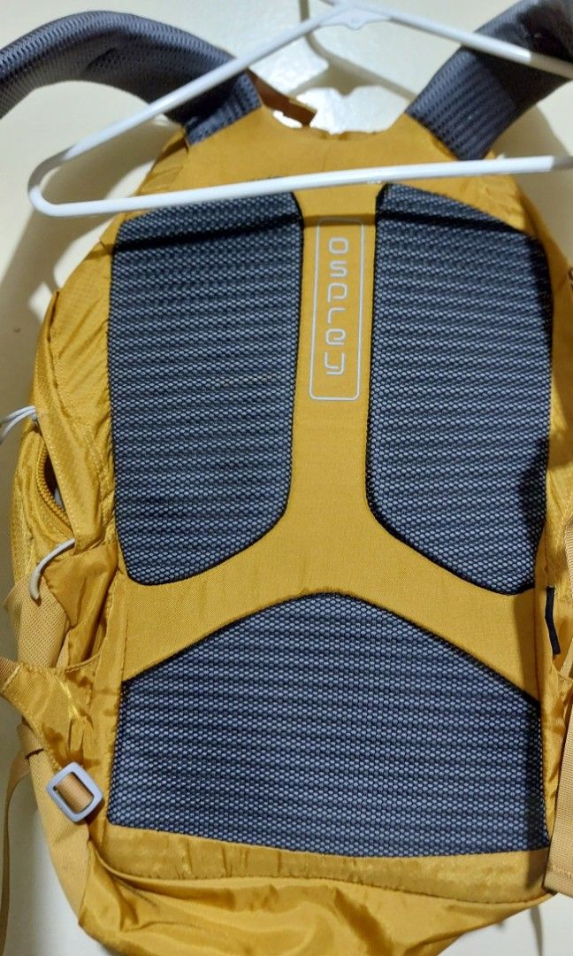 Osprey Comet 28L (Category: Backpacks) located in Manila. Submitted by bien_greatgoods (Listing ID 1461619934, Image 3). Description: .