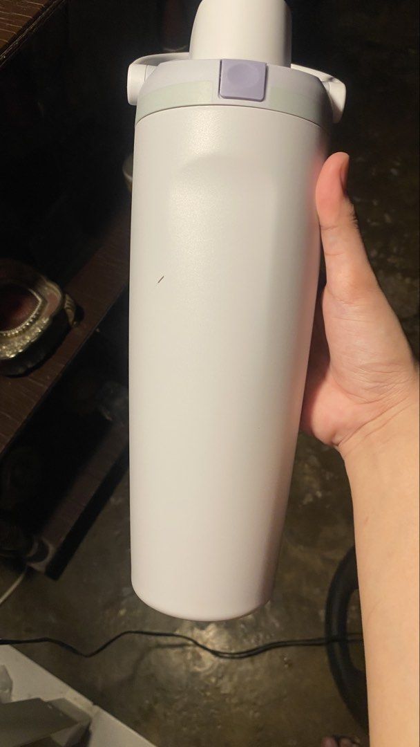 Owala Sway 30oz — Open Air (Category: Water Bottles & Tumblers) located in Tarlac. Submitted by channesaur (Listing ID 1461744545, Image 2). Description: FOR SALE: Owala Sway 30oz — Open Air 🩵 Selling this for ₱1,900. Bought it for ₱2,990, but letting it go at a lower price since it has some minimal/mild scratches on the body from handling. Nothing major and still looks good overall. ✨ Details: • Owala Sway 30oz • Color: Open Air • Comes with th